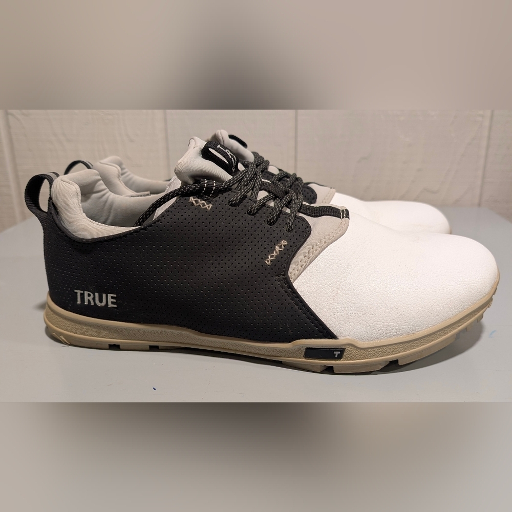 TRUE Original 1.2 Mens Spikeless Golf Shoes - White/Black Saddle  Size - 11.5